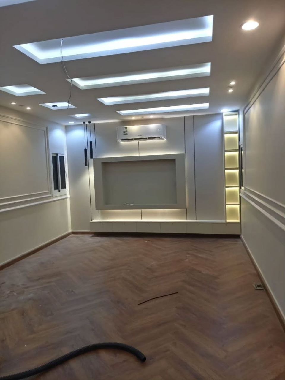 تصميم جدار شاشة بسيط ناعم الجبيل